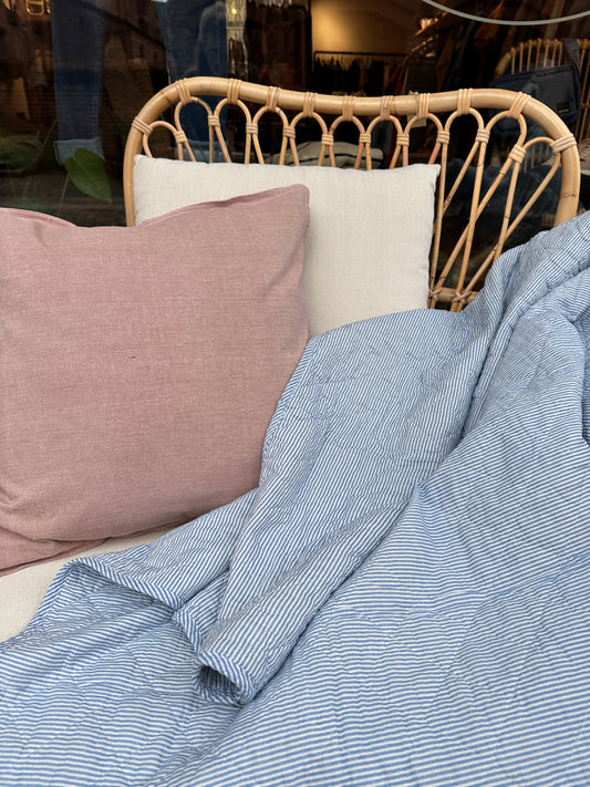 Quiltet plaid (140x180 cm) - striped blue