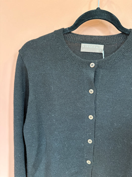 Sabrina Cardigan, Black, Esencia