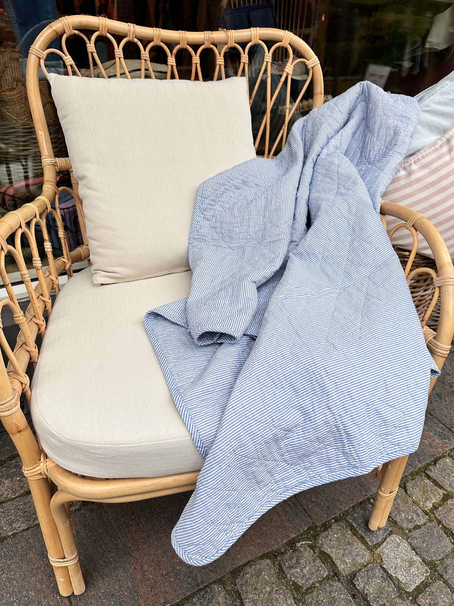 Quiltet plaid (140x180 cm) - striped blue