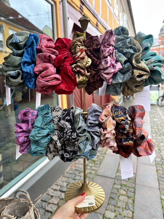 Scrunchie i silke (Relove and Roses)