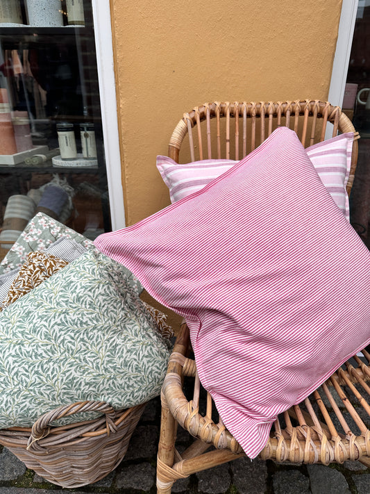 Pudebetræk (rød strib, smal)