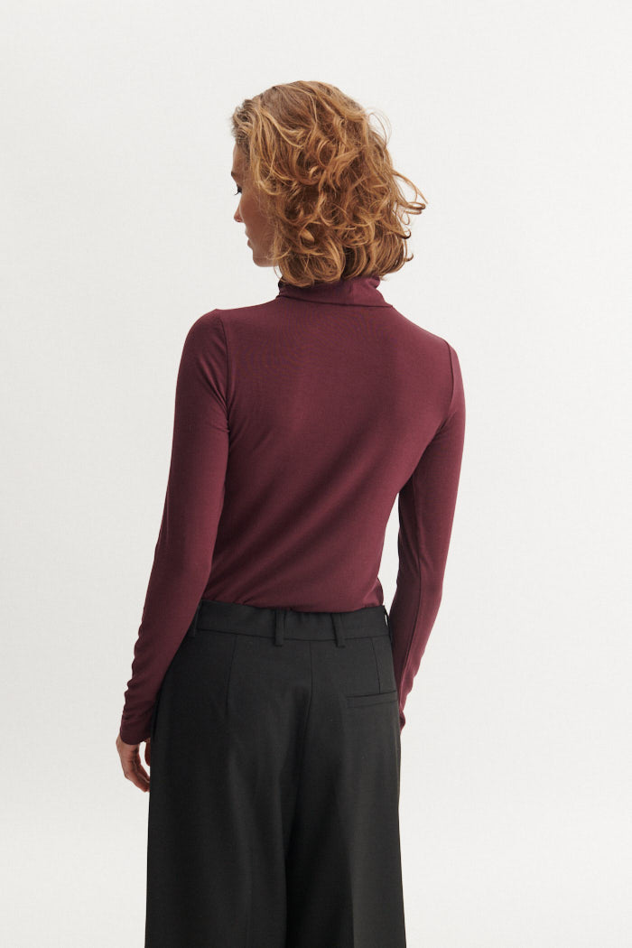 Joline T-Neck, Port Royale, Basic Apparel