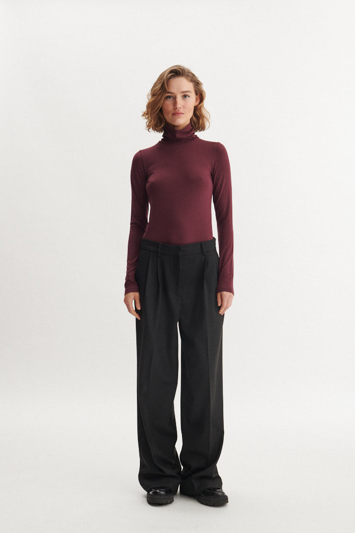 Joline T-Neck, Port Royale, Basic Apparel