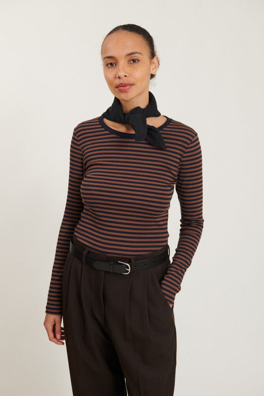 Ludmilla LS Tee (Carafe/Black)