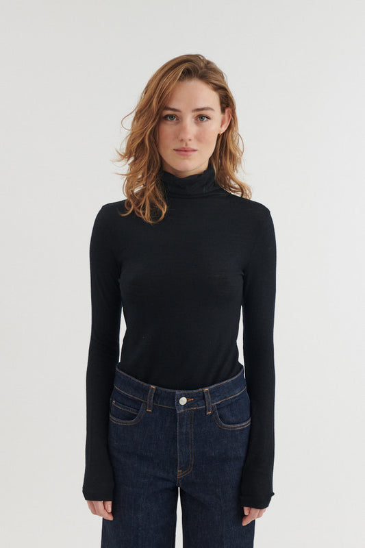 Rinja T-Neck, Black, Basic Apparel