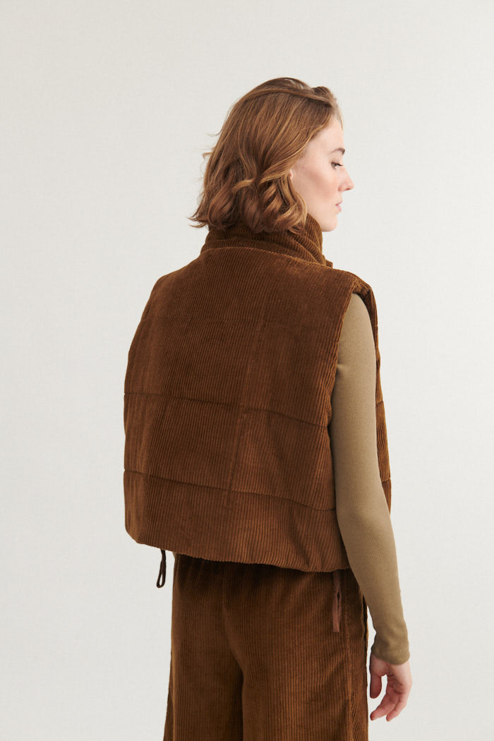 Isa Vest (Desert Palm)