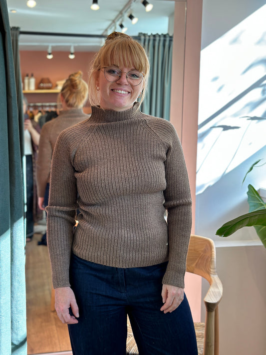 Erica Rib Sweater, Cocoa, Esencia