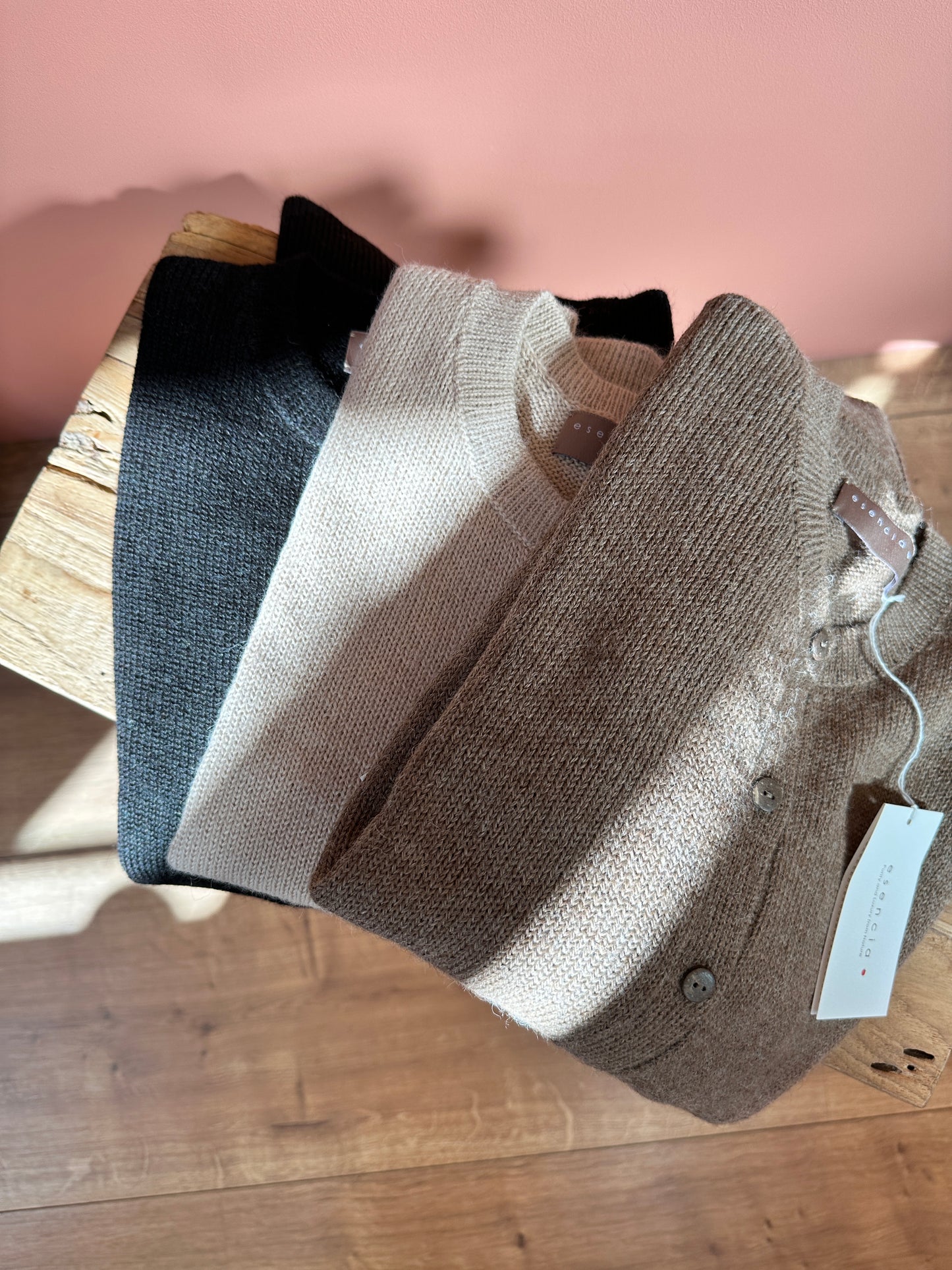 Sabrina Cardigan, Cocoa, Esencia