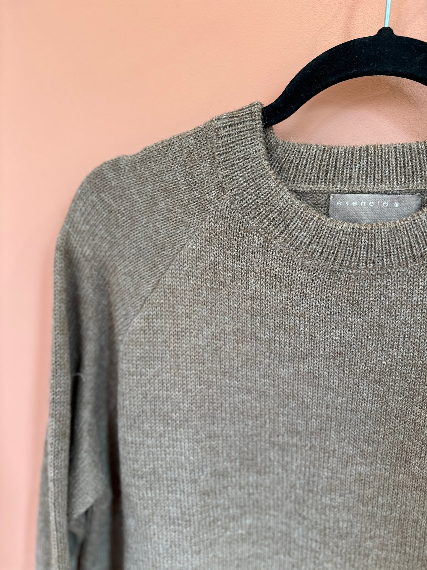 Nao Sweater, Cocoa, Esencia