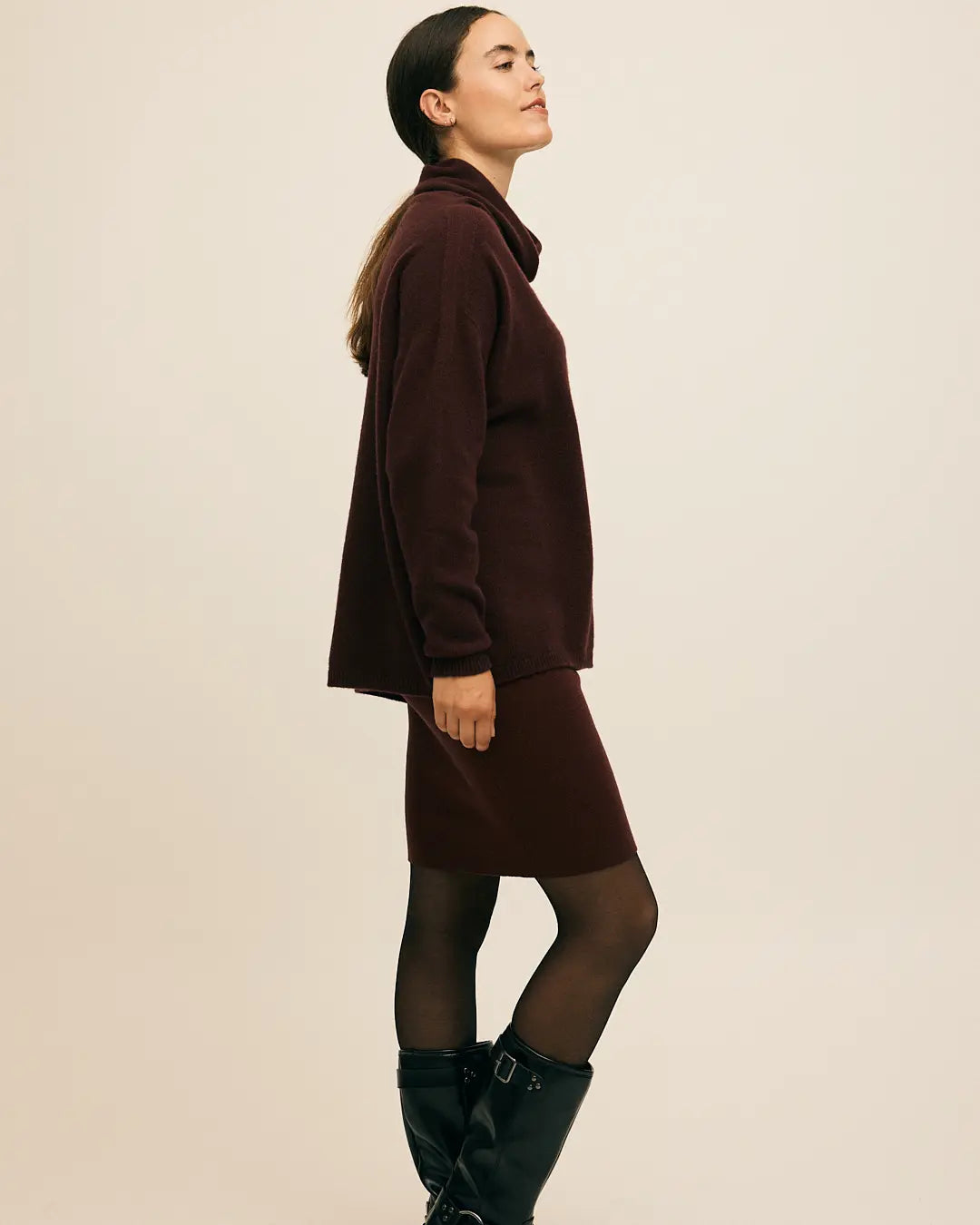 Sif, Burgundy, Gorridsen