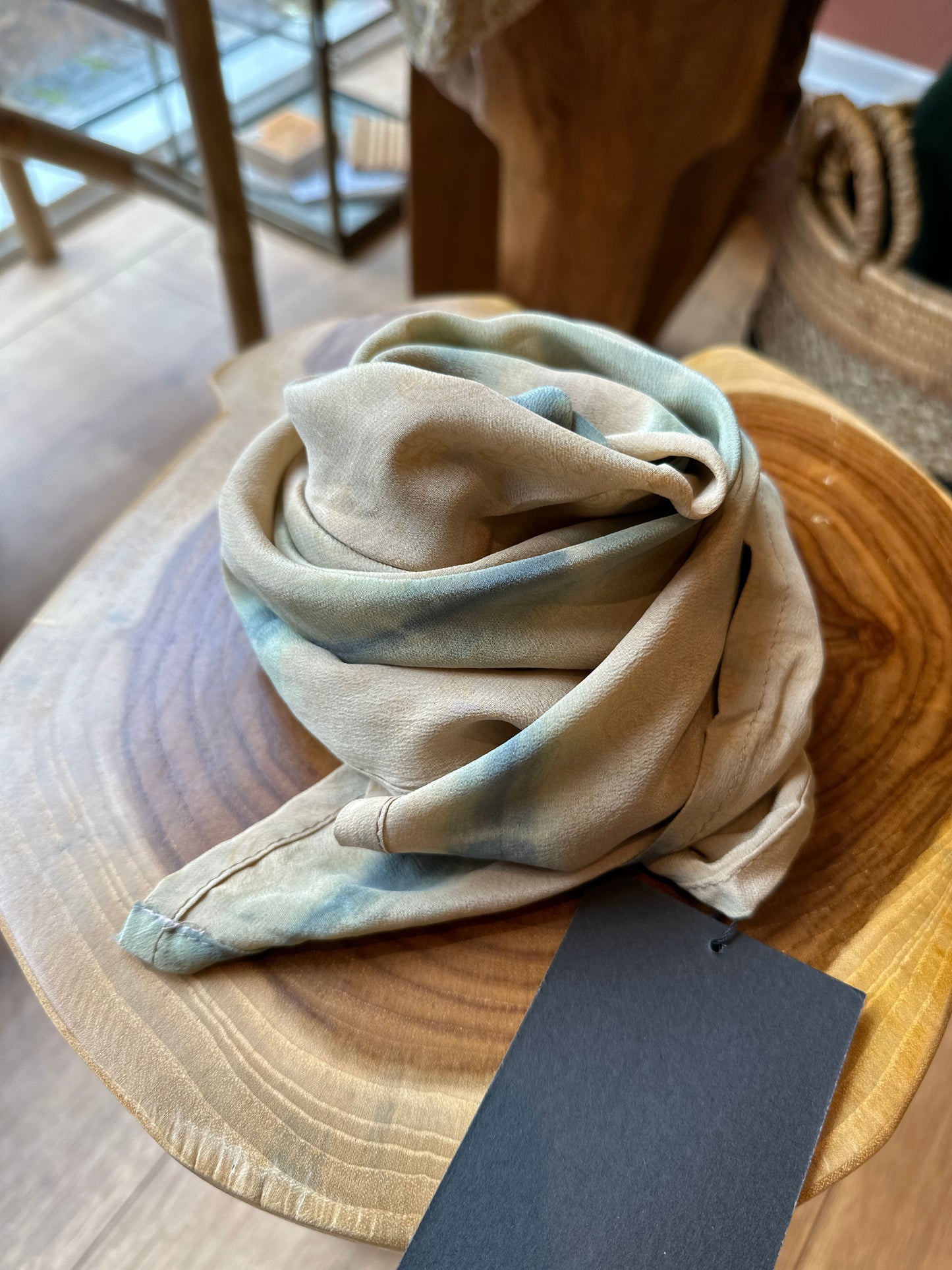 #30 Lille silketørklæde (65x65 cm.)