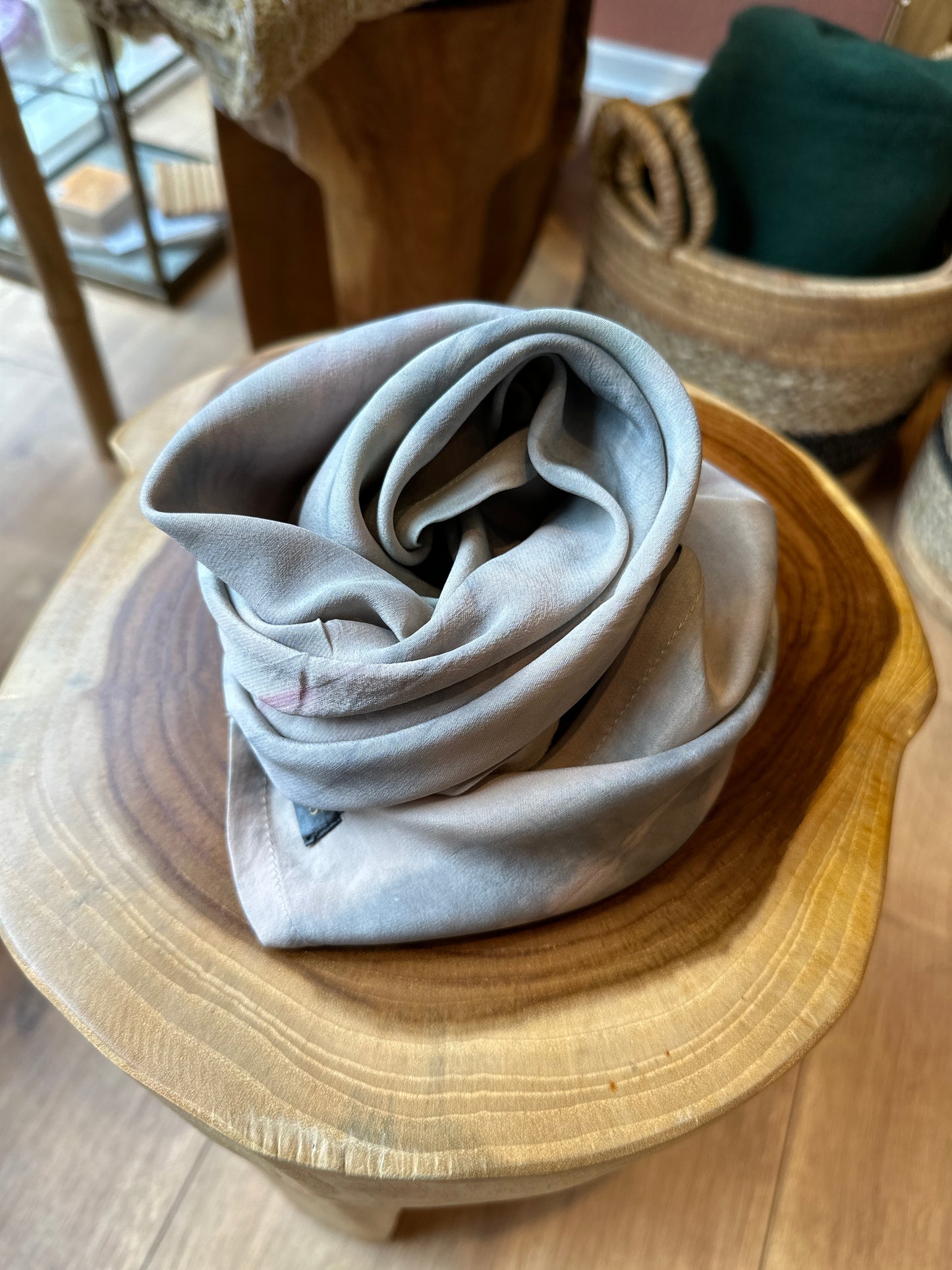 #34 Lille silketørklæde (65x65 cm.)