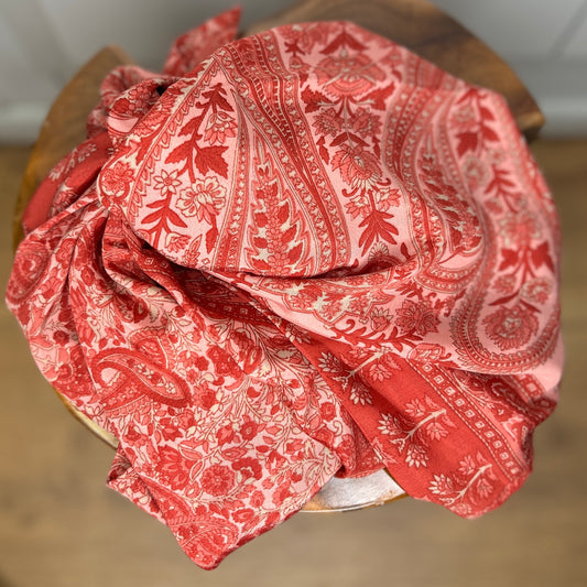 #48 Mellem silketørklæde (100x100 cm.)