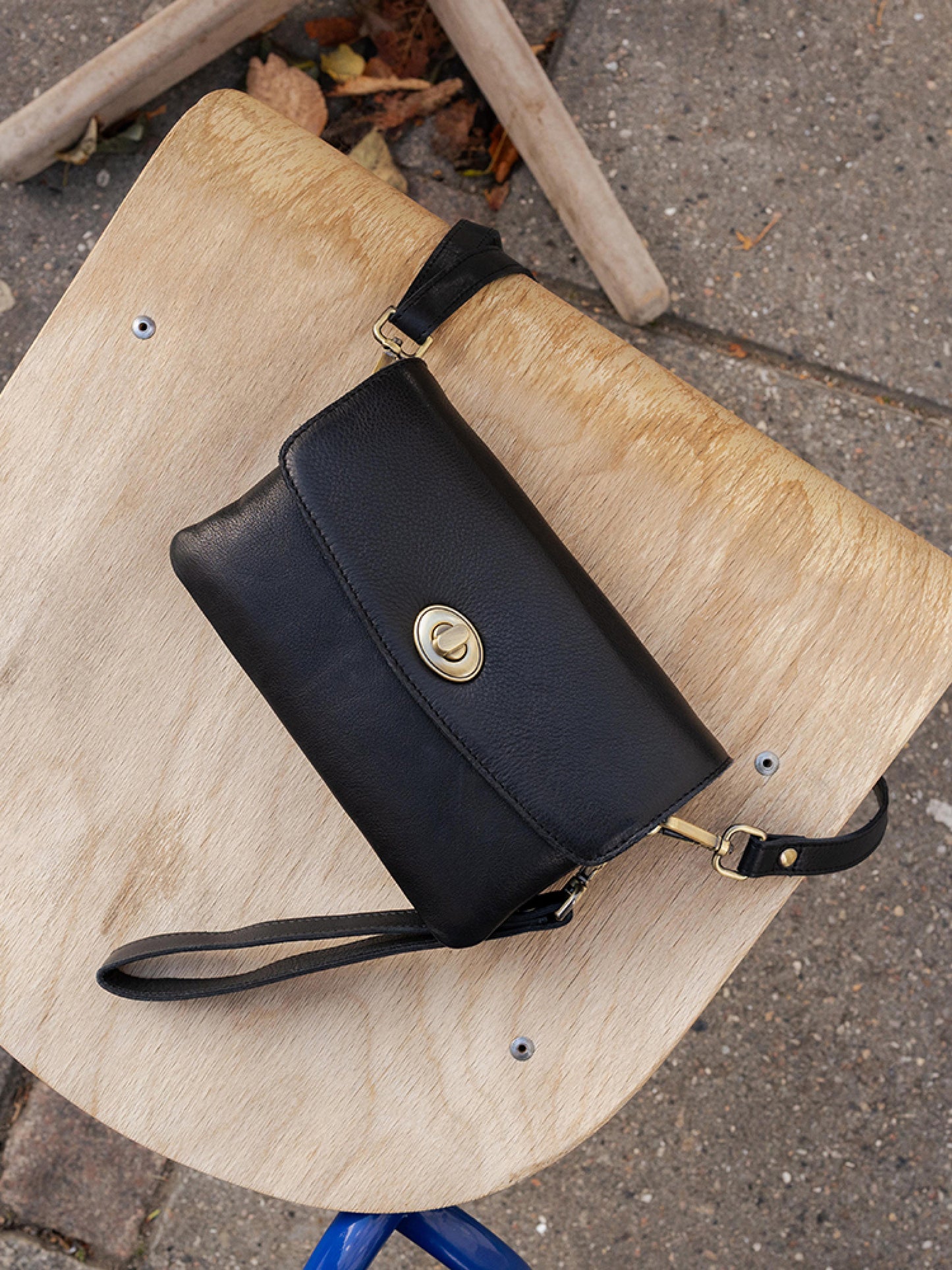 Nisha Clutch, Black, Re:designed