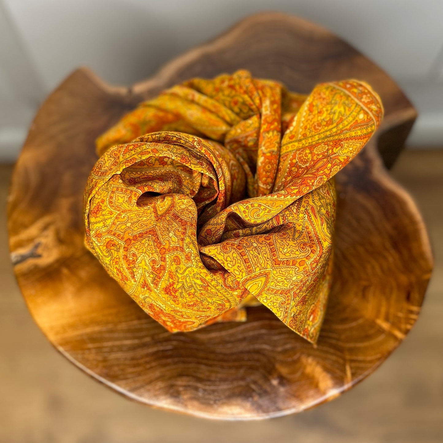 #16 Mellem silketørklæde (100x100 cm.)