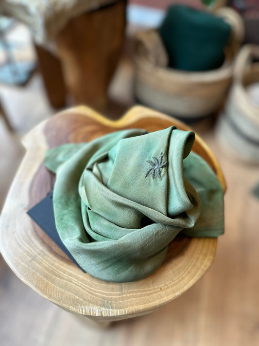 #24 Lille silketørklæde (65x65 cm.)