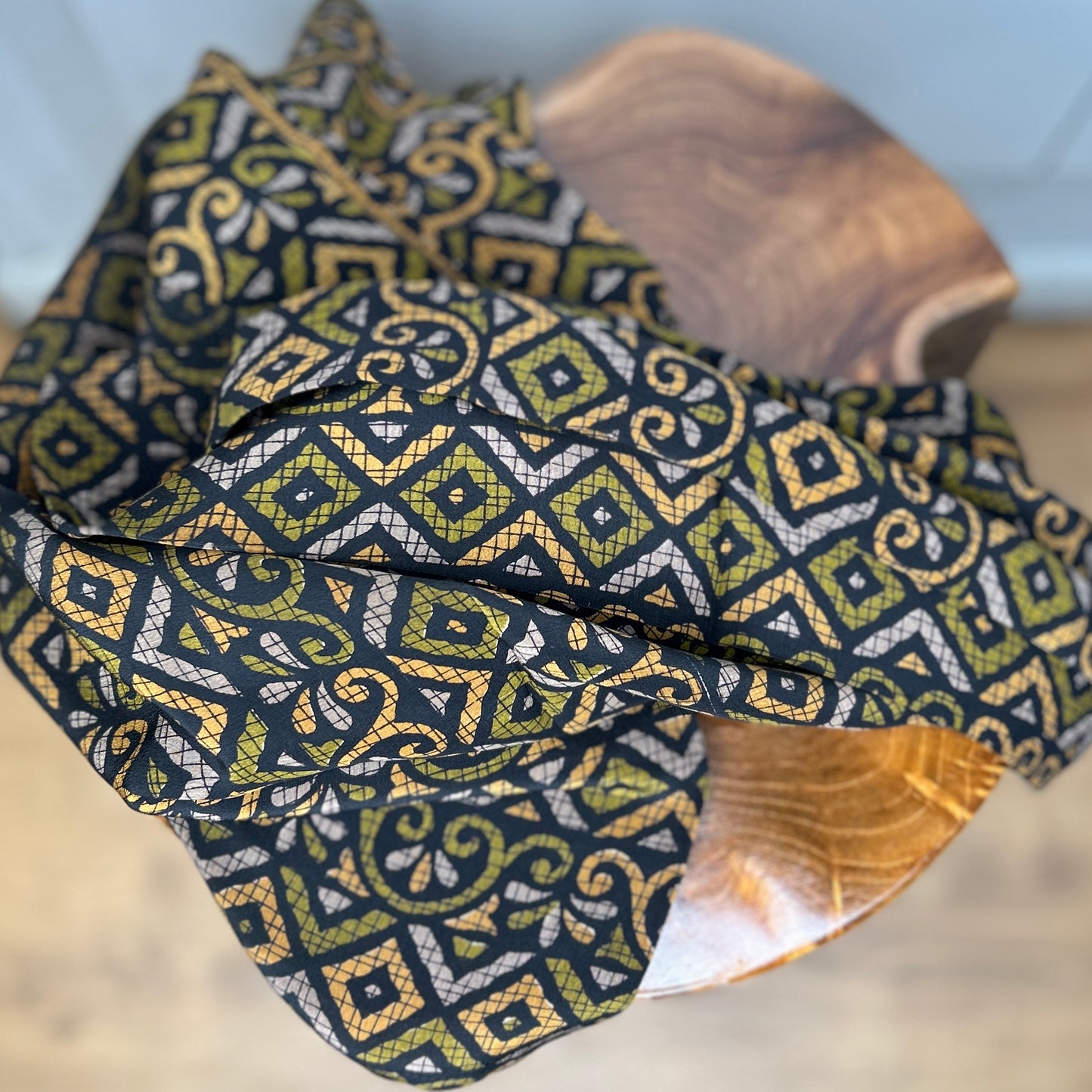 #30 Mellem silketørklæde (100x100 cm.)