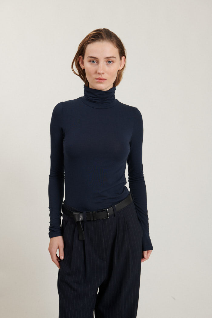 Joline T-Neck, Navy, Basic Apparel