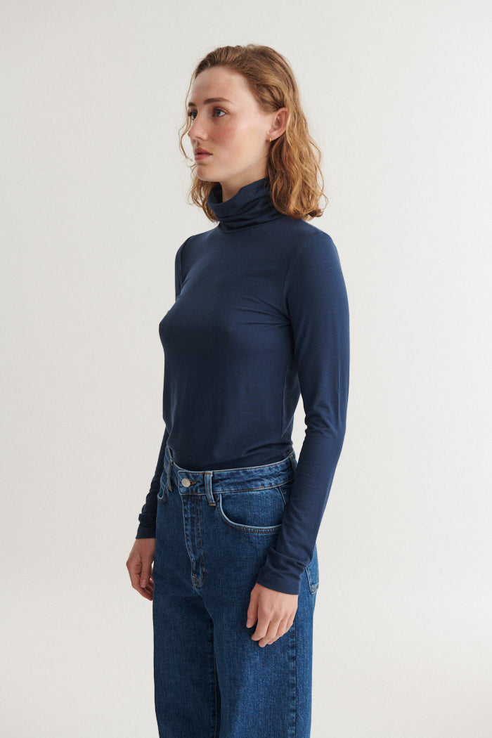 Joline T-Neck, Navy, Basic Apparel