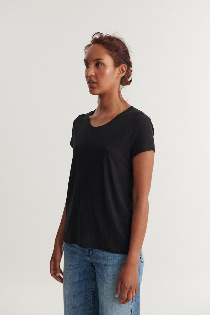 Ashly SS Linen Tee, Black, Basic Apparel