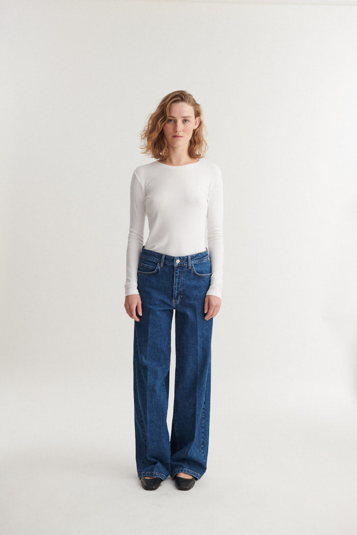 Ludmilla LS Tee, Bright White, Basic Apparel