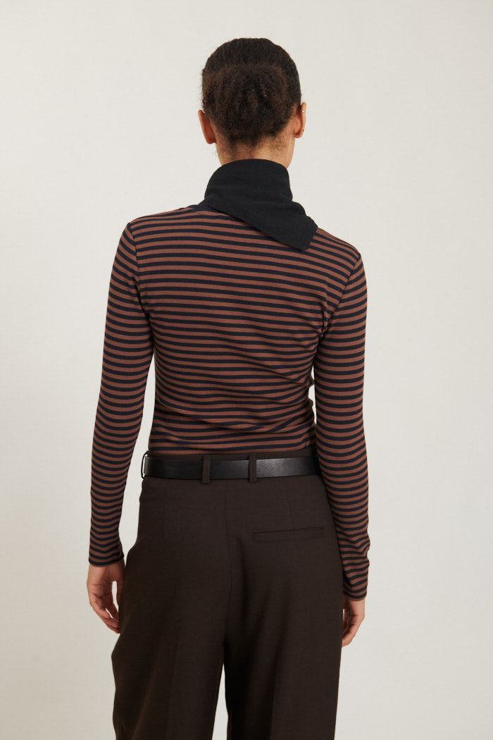 Ludmilla LS Tee (Carafe/Black)