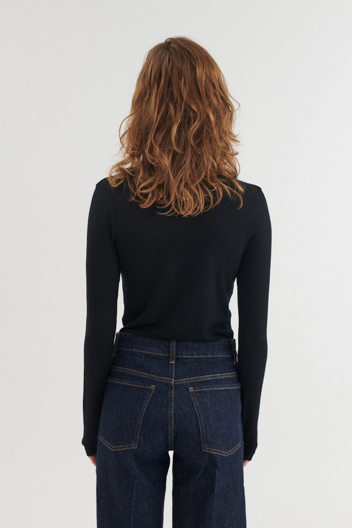 Rinja T-Neck, Black, Basic Apparel