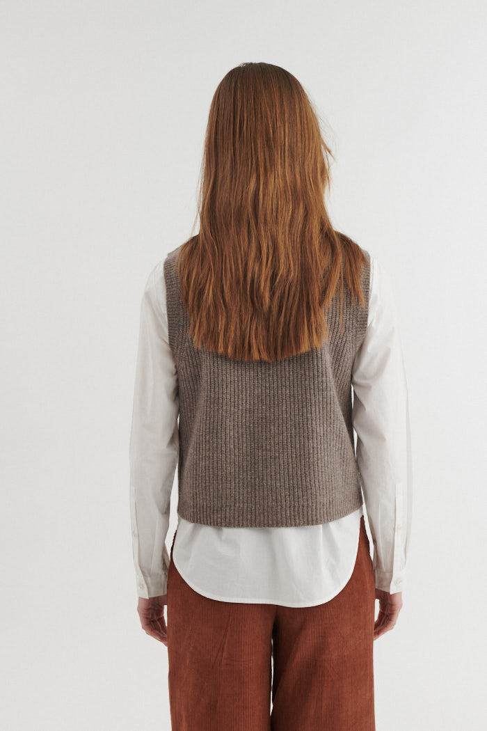Liz Vest, Portobella, Basic Apparel