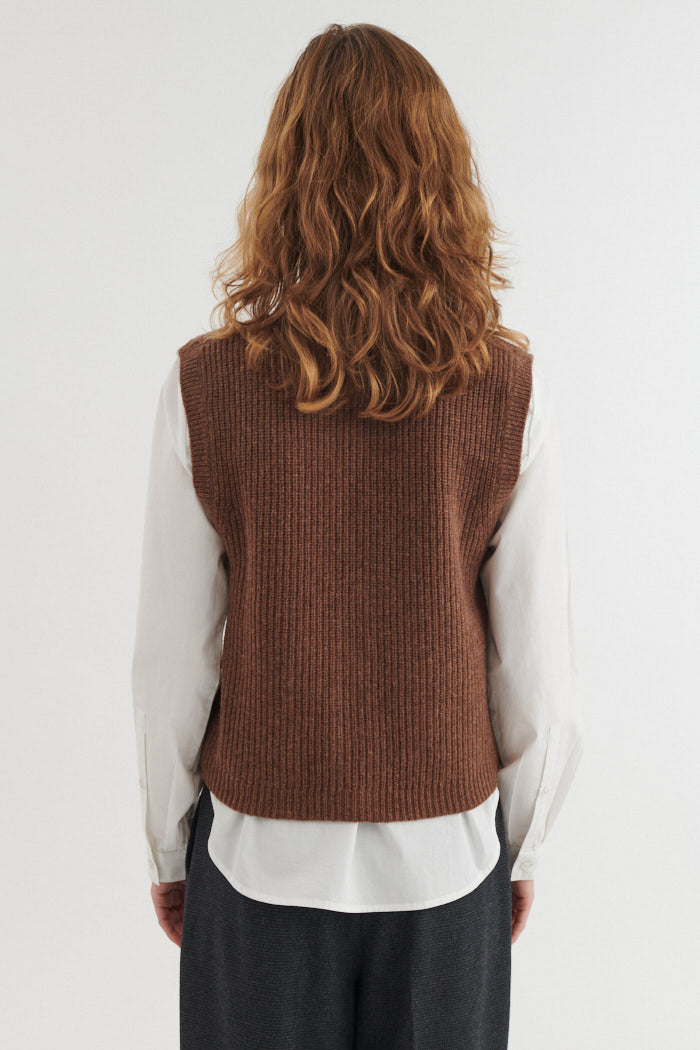 Liz Vest, Fondue Fudge, Basic Apparel