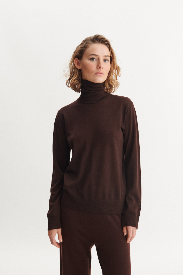 Vera Roll Neck, Chocolate Torte, Basic Apparel