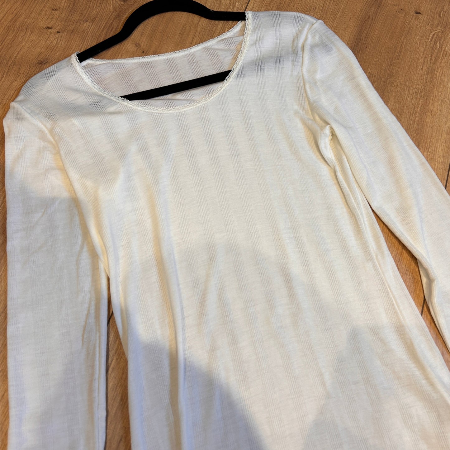 Bluse m/ blonde (off white) wool/silk