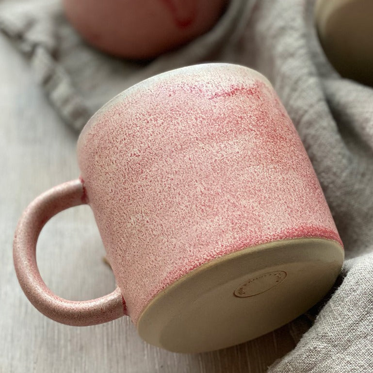 Keramik kop med hank rosa