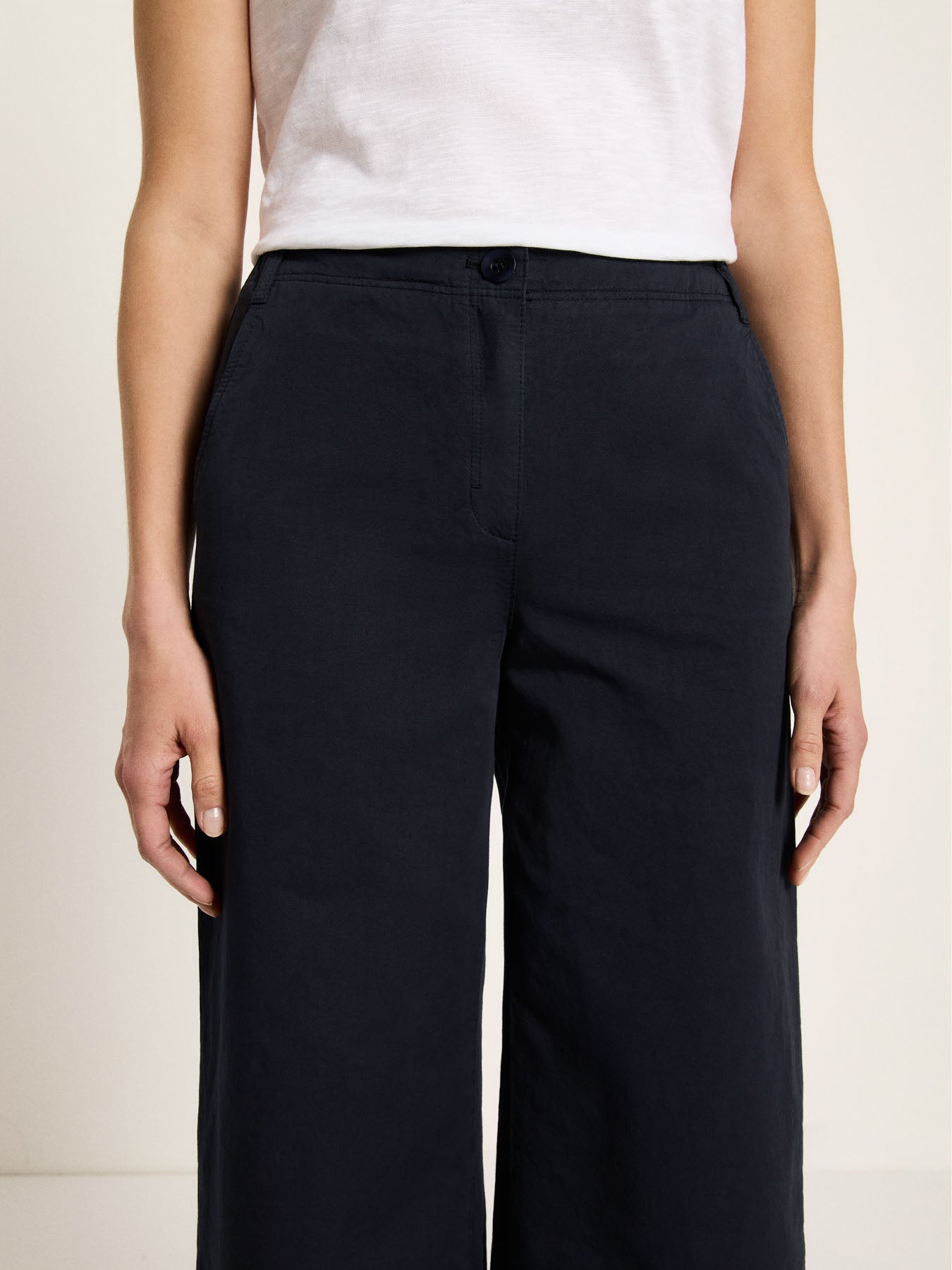 Cropped Buks, Onyx, Lanius