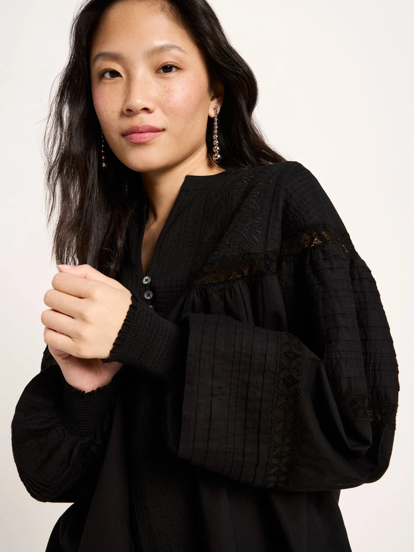Skjorte m/ Broderie Anglaise, Black, Lanius