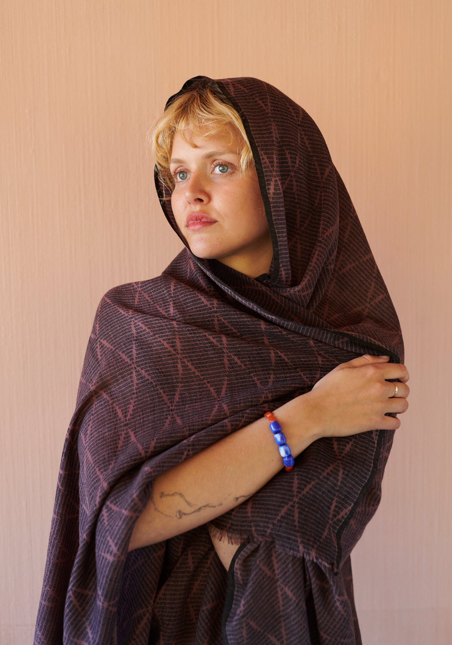 Tørklæde (Amina Ikat - Burgundy)