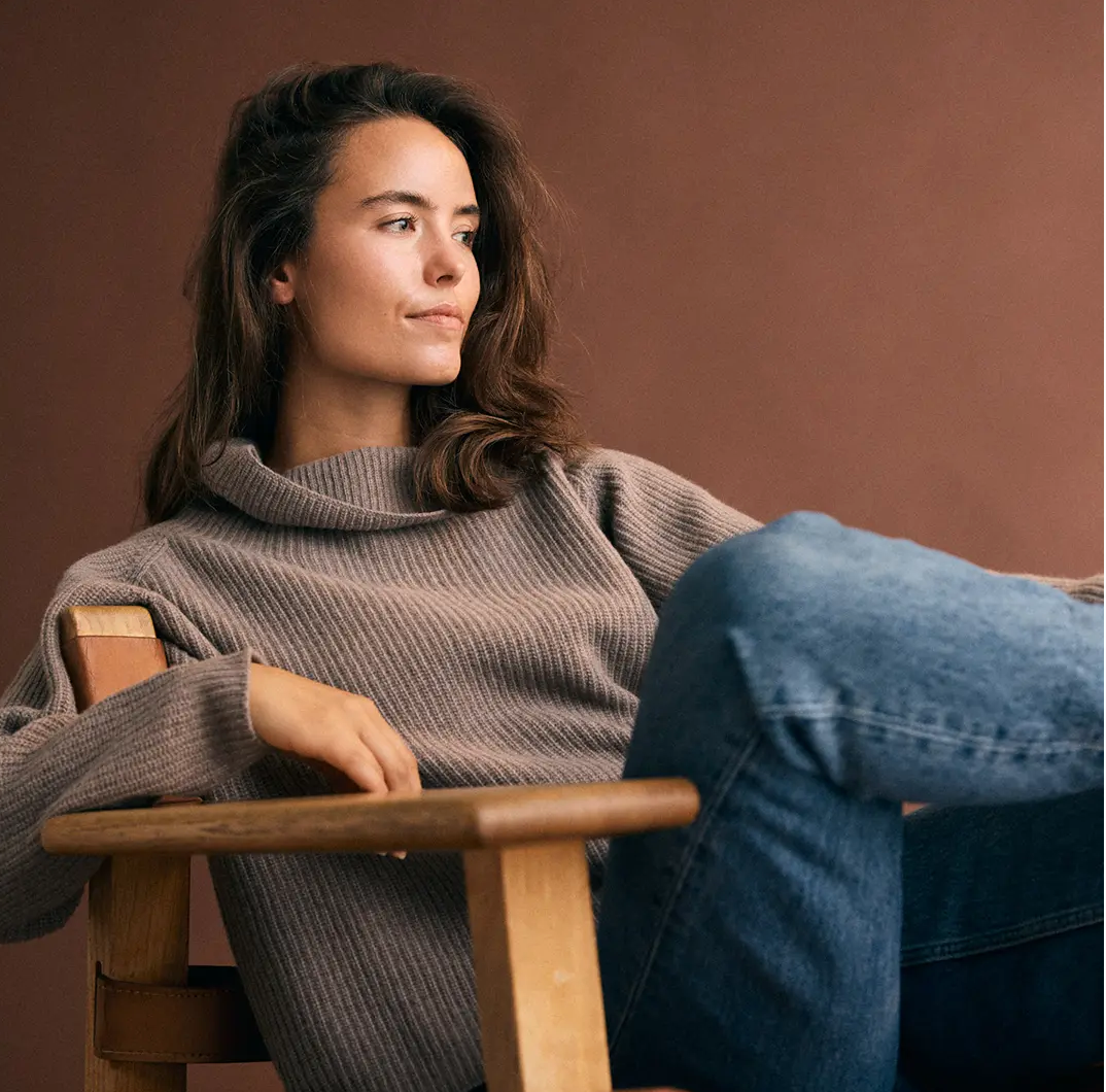 Lizz Turtle Neck OAK TREE