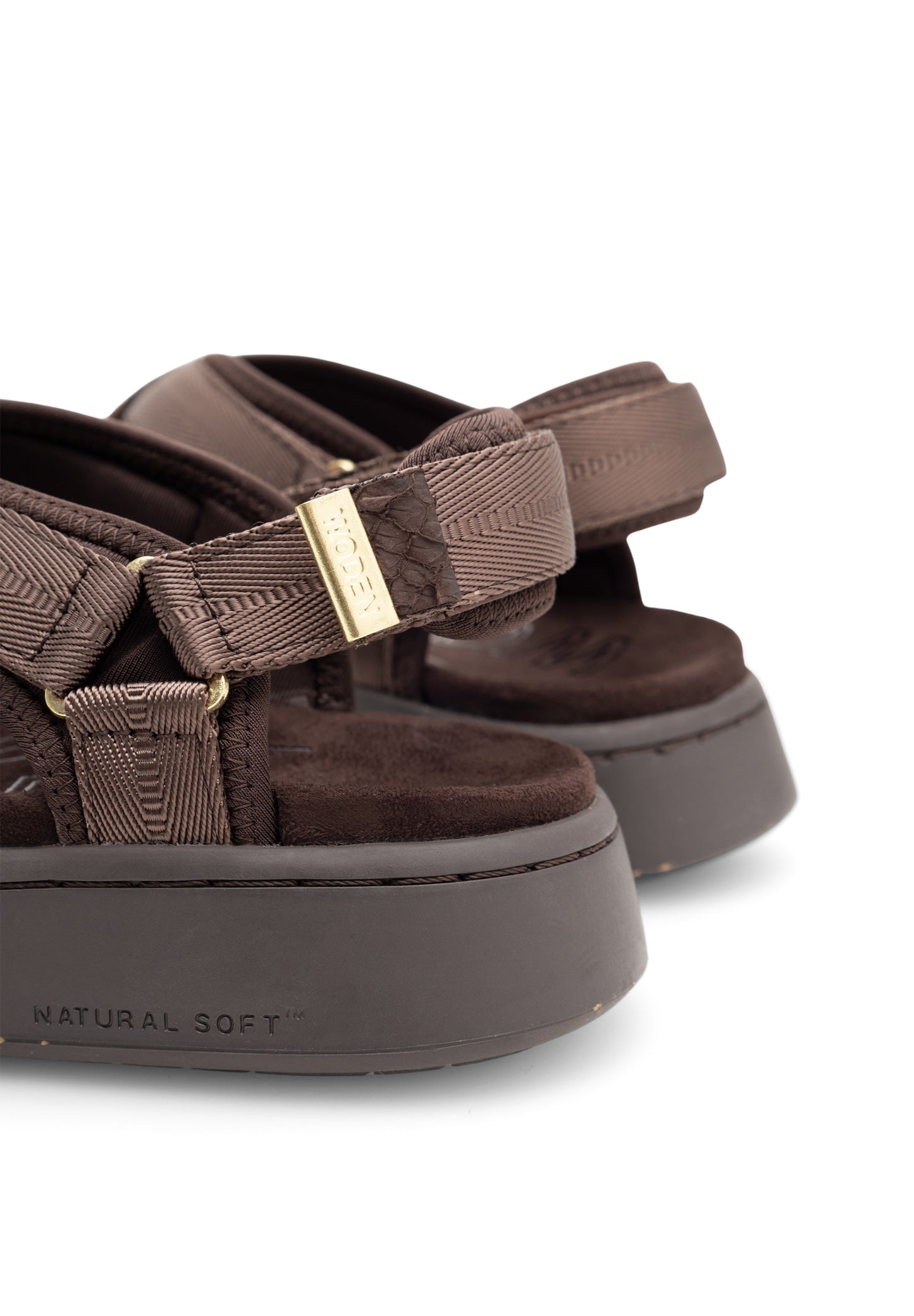 Line Cross Sandal, Chocolate, Woden